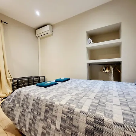 Le Sade 1er Et Le Sade 2nd - 2 Au Coeur D'antibes *