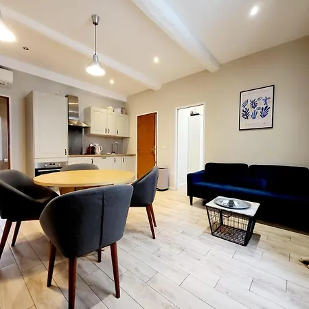 Le Sade 1er Et Le Sade 2nd - 2 Au Coeur D'antibes *