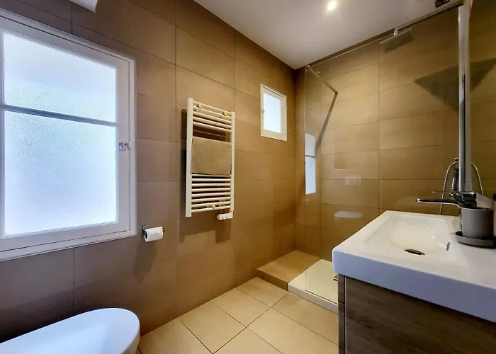 Le Sade 1er Et Le Sade 2nd - 2 Au Coeur D'antibes *