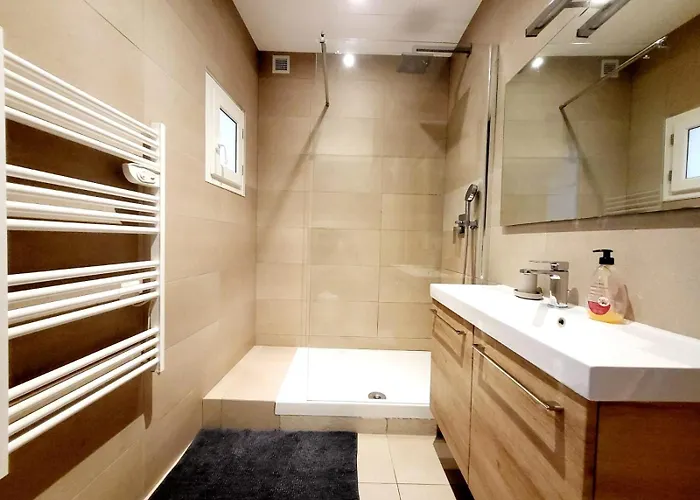 Le Sade 1er Et Le Sade 2nd - 2 Au Coeur D'antibes Daire